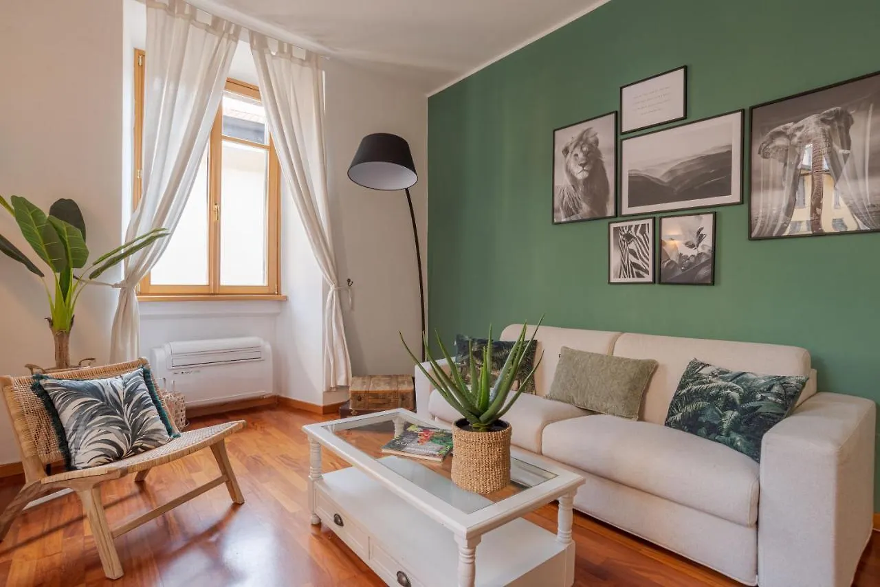 Apartment First & Urban Oasis - By Myhomeincomo Italien